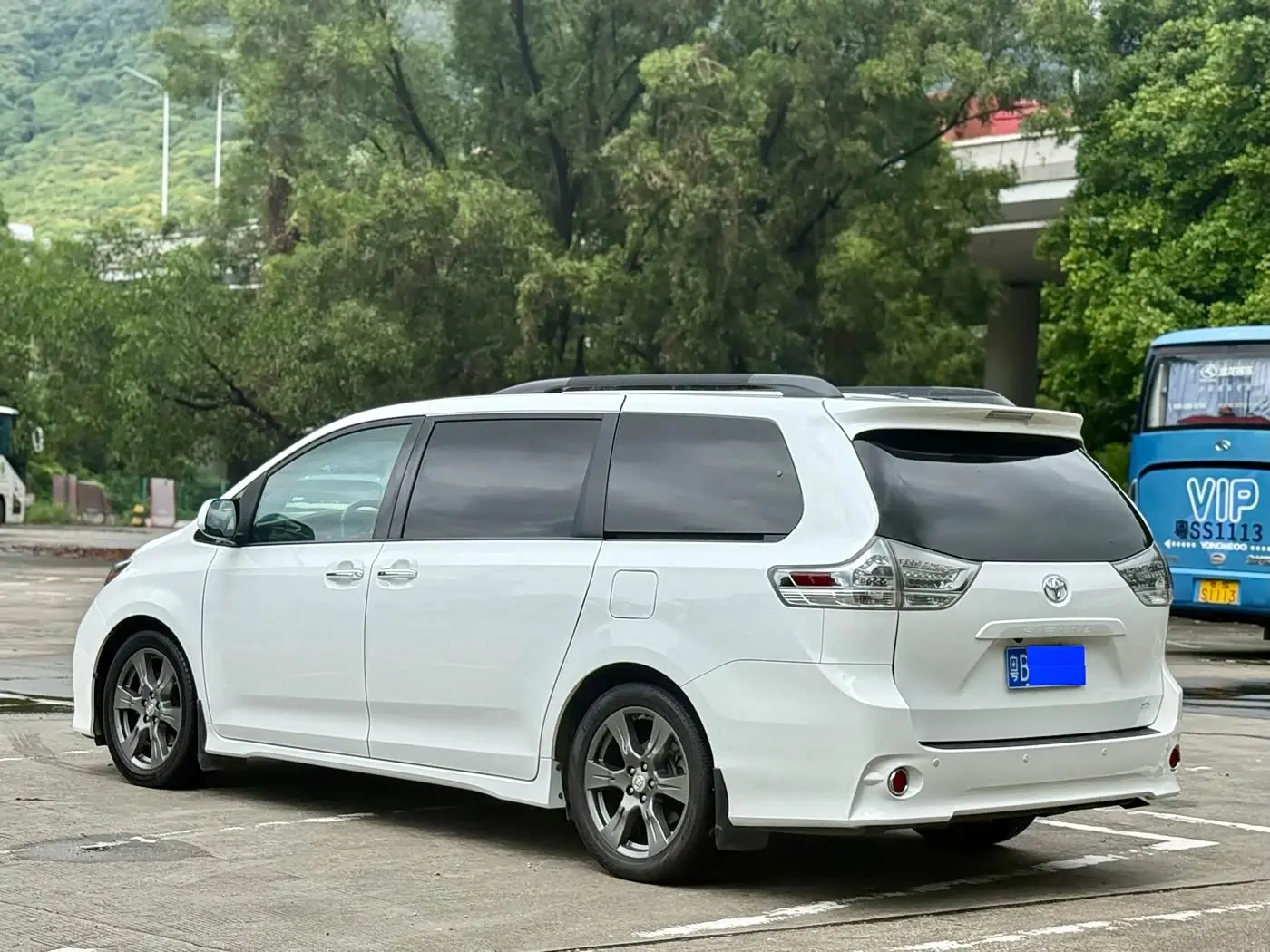 Toyota Sienna 2017 — Photo 3/19