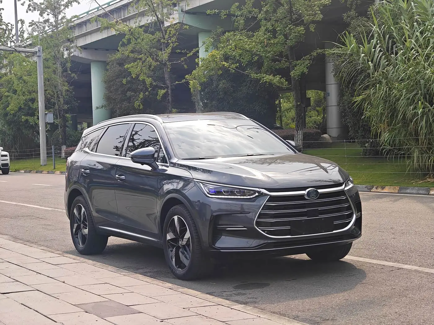 BYD Tang New Energy 2023 — Photo 3/16