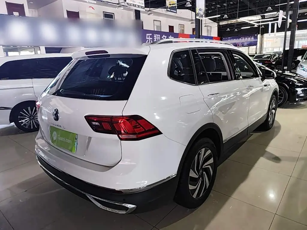 Volkswagen Tiguan L 2023 — Фото 5/20