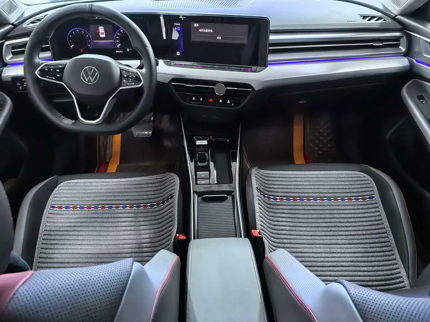 Volkswagen Lamando 2022 — Photo 8/12