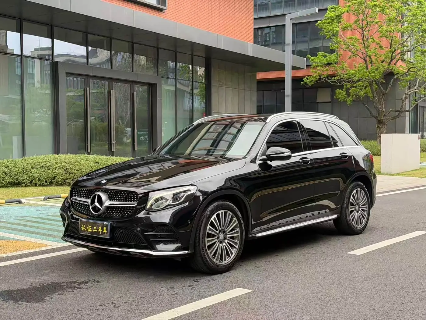 Mercedes-Benz GLC 2017 — Фото 1/9