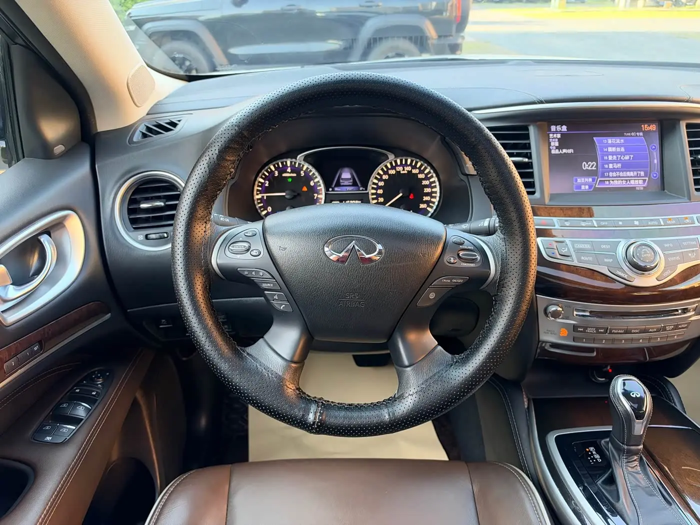 Infiniti QX60 2018 — Photo 15/19