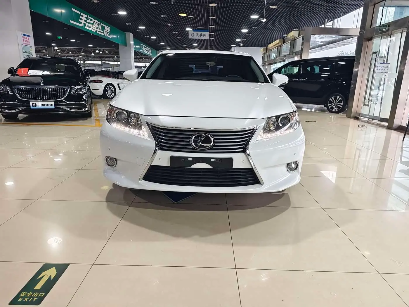 Lexus ES 2014 — Photo 2/16