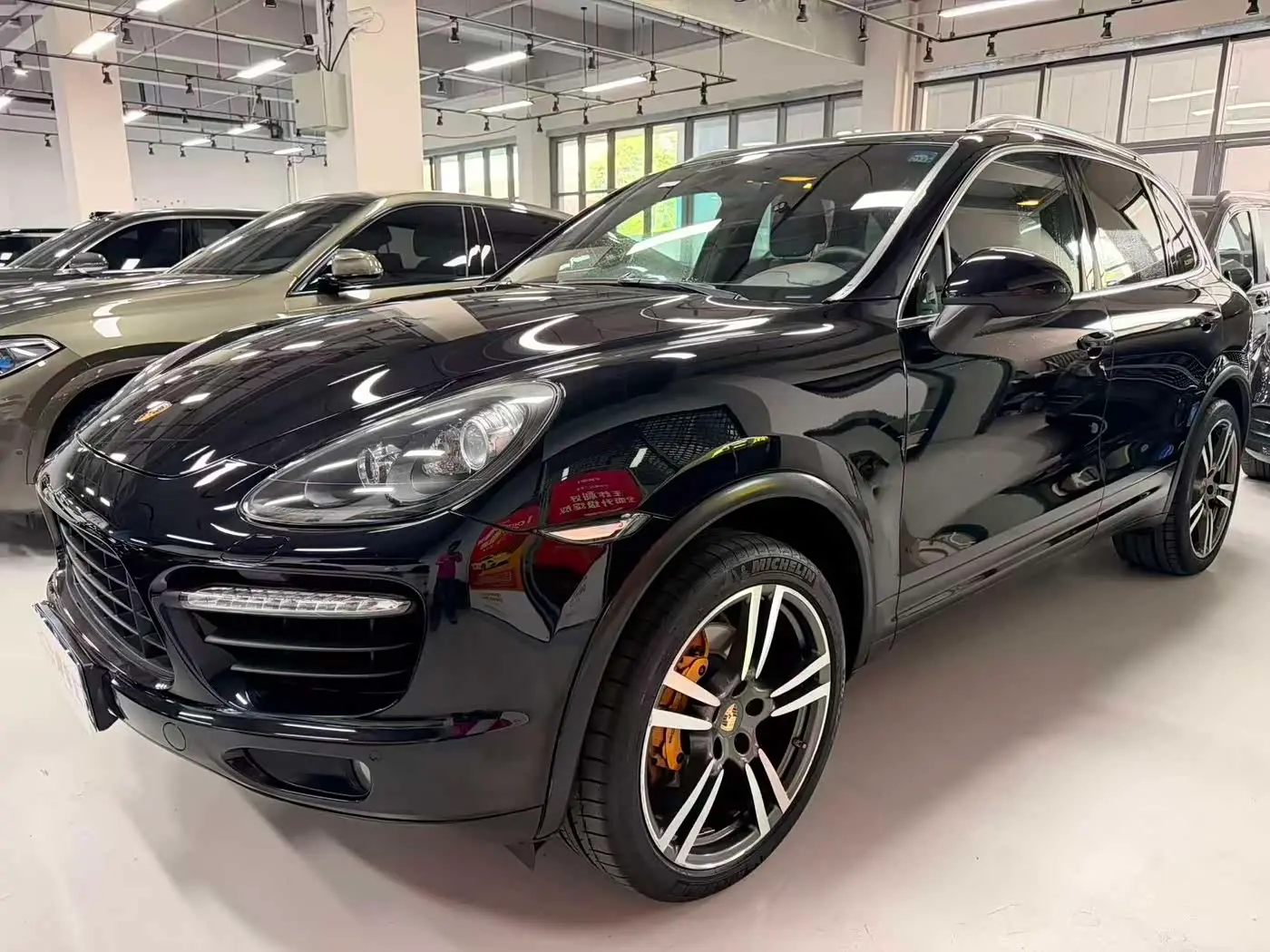 Porsche Cayenne 2014 — Photo 1/18