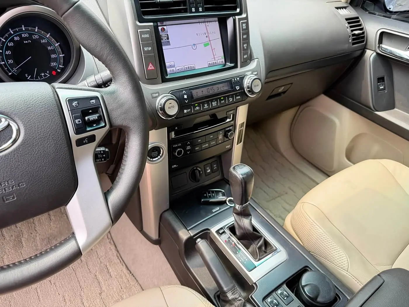 Toyota Prado 2012 — Photo 19/20