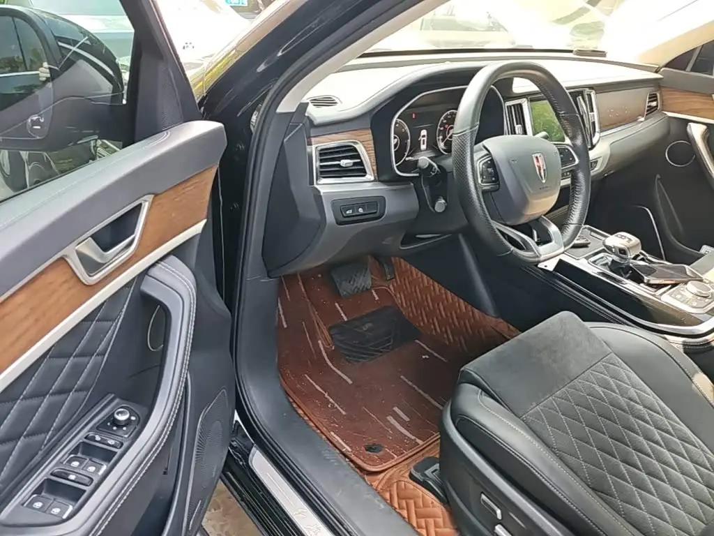 Hongqi HS7 2021 — Photo 16/20