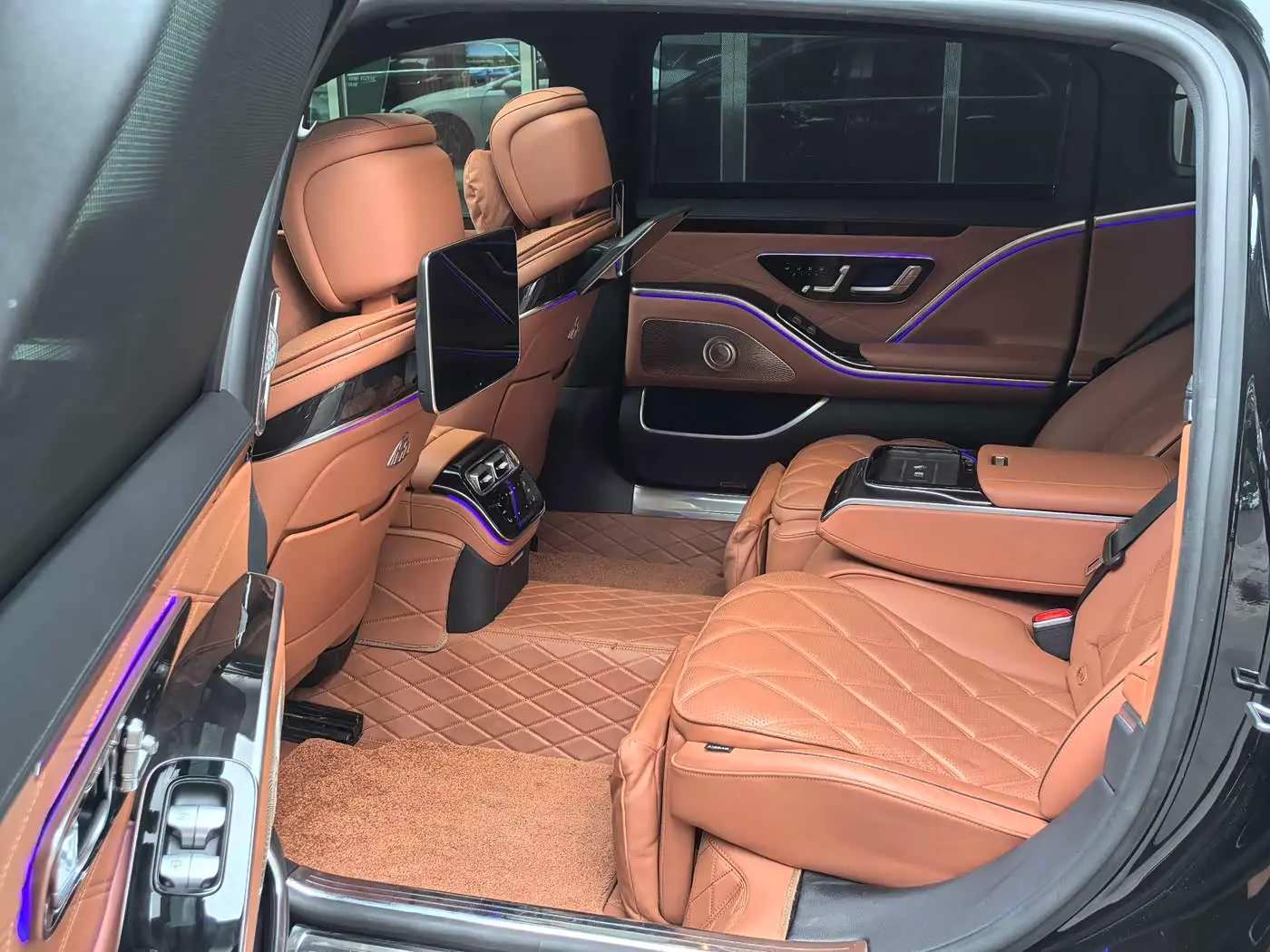 Mercedes-Benz Maybach S-Class 2025 — Фото 13/20