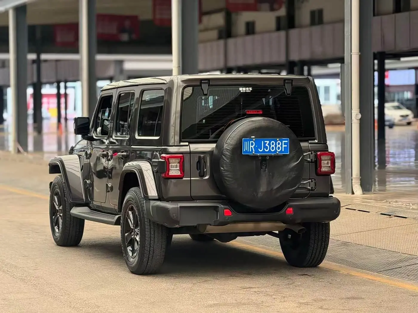 Jeep Wrangler 2022 — Фото 10/11