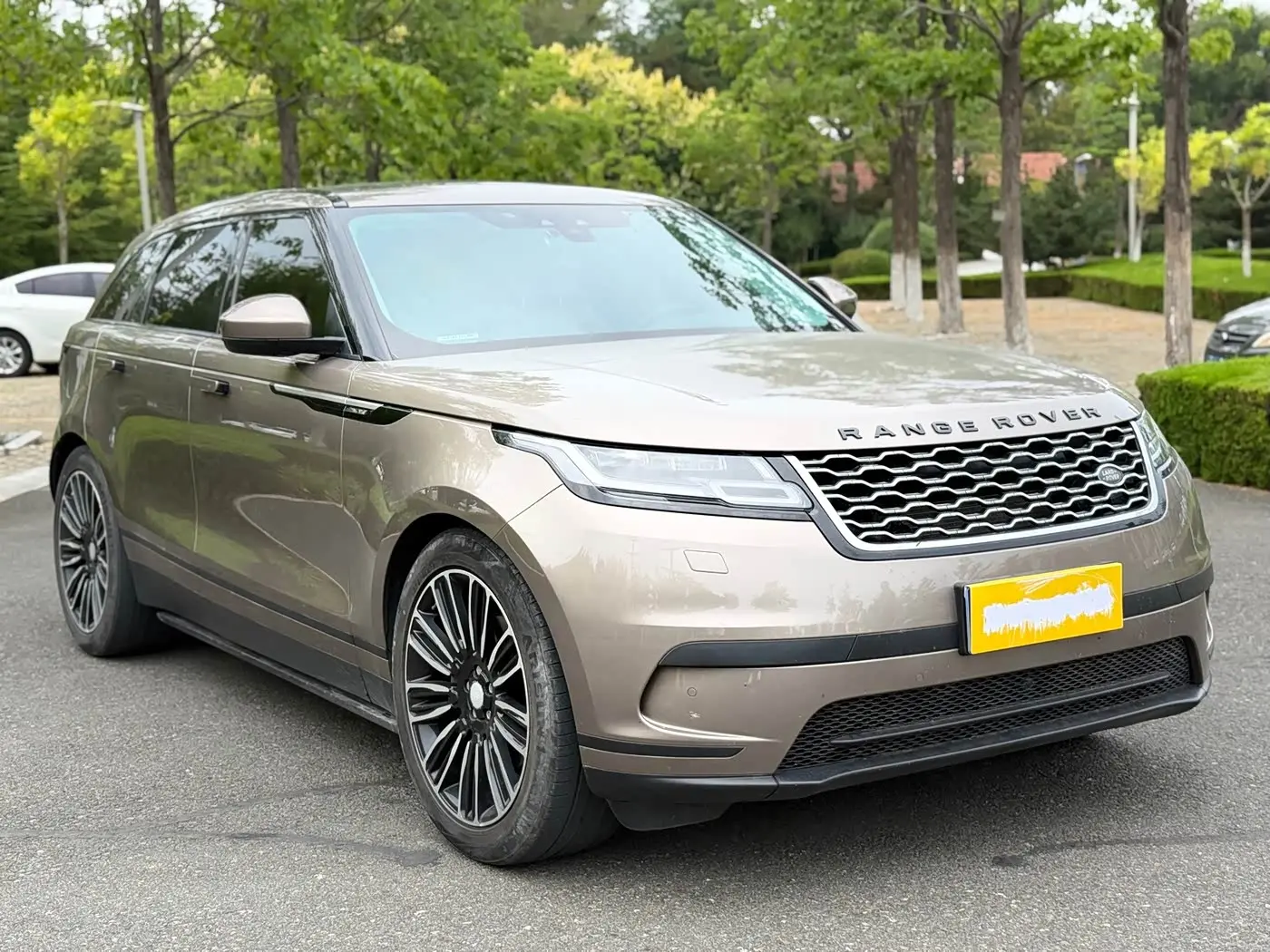 Land Rover Range Rover Velar 2017 — Фото 3/12