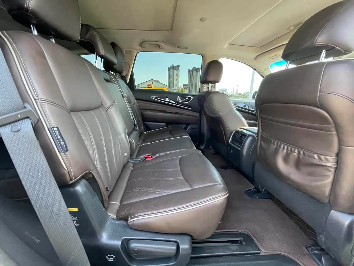 Infiniti QX60 2018 — Photo 11/20