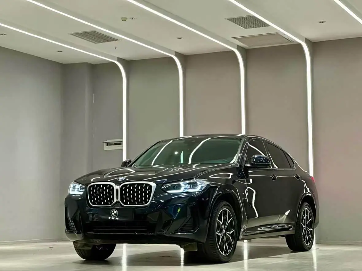 BMW X4 2022 — Photo 1/9