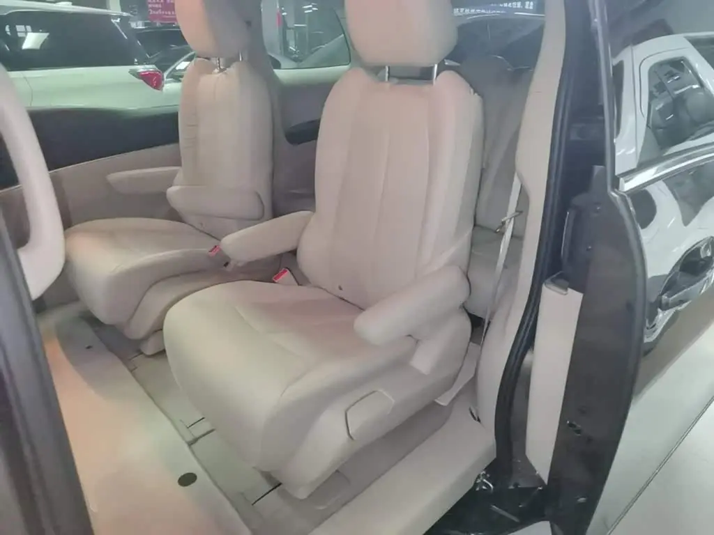 Buick GL8 2019 — Photo 17/20