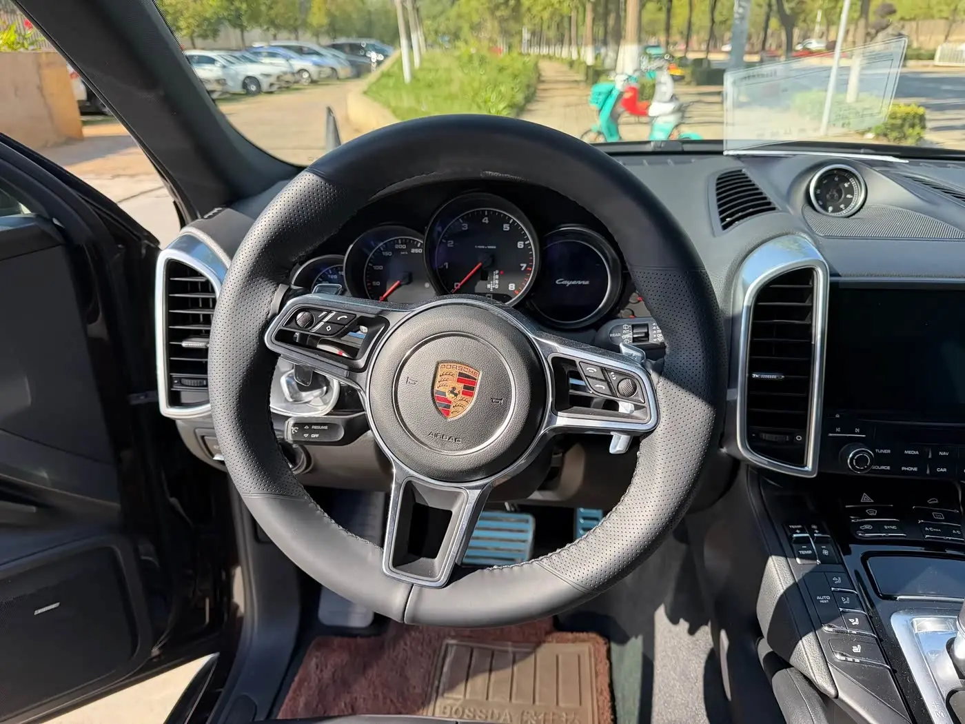 Porsche Cayenne 2017 — Photo 9/12