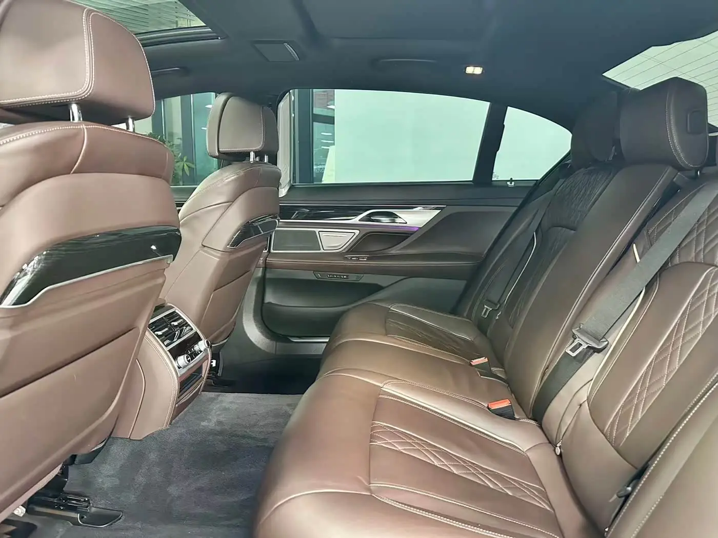 BMW 7 Series 2019 — Photo 12/20