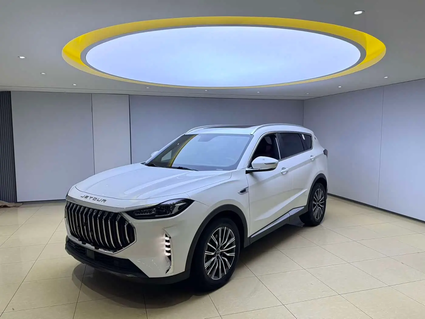 Jetour X70 PLUS 2023 — Photo 1/20