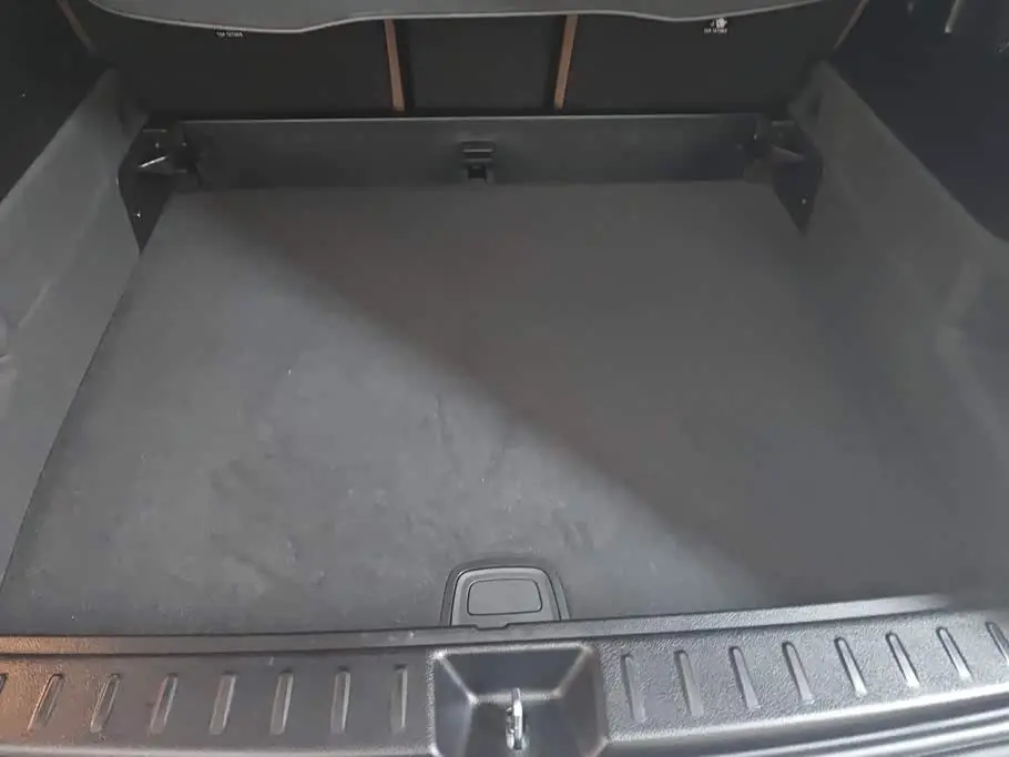 Mercedes-Benz GLB 2025 — Photo 4/16