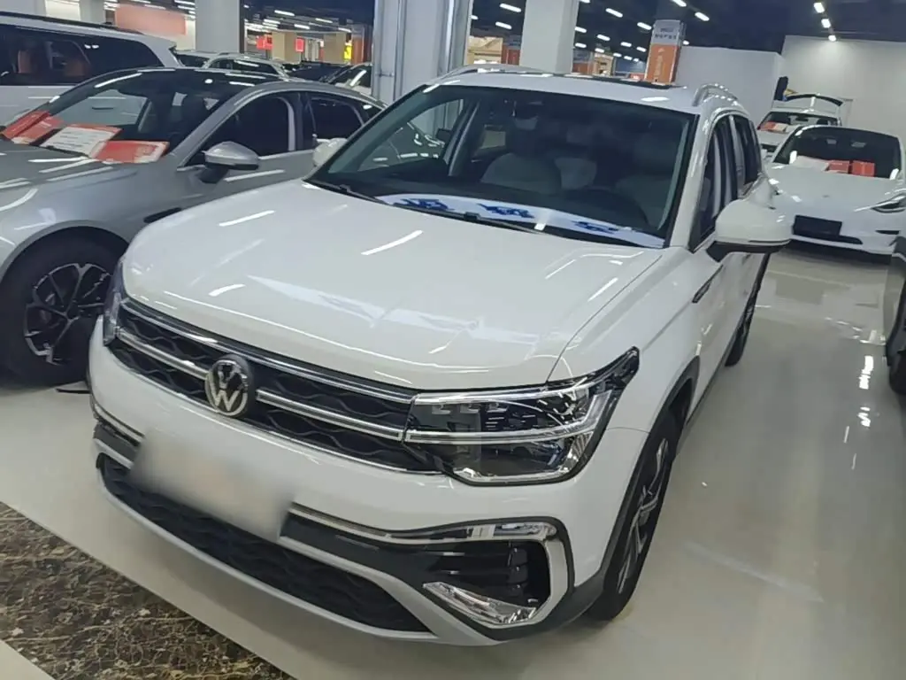 Volkswagen Tharu 2025 — Photo 1/20