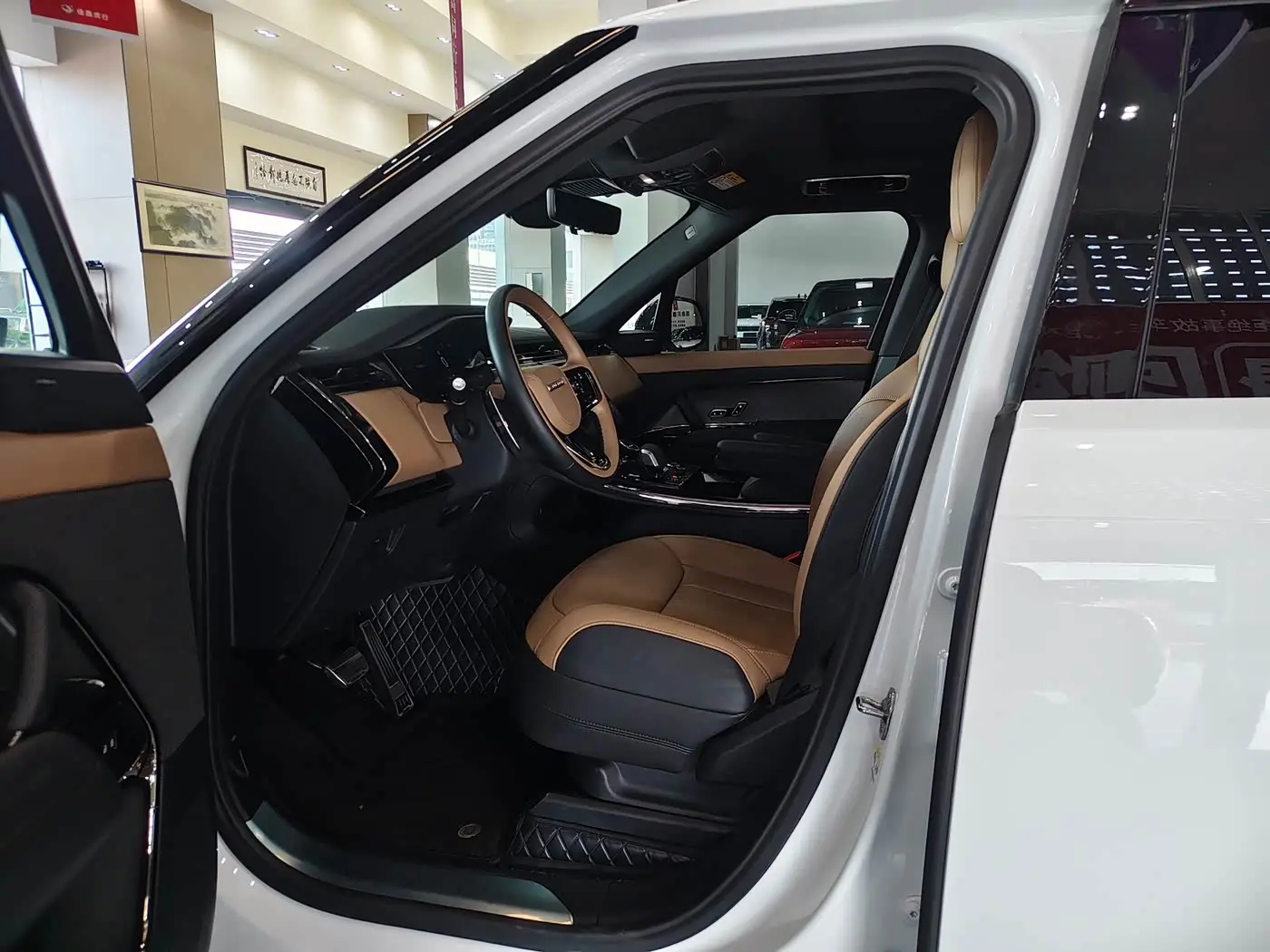 Land Rover Range Rover Sport 2023 — Photo 7/20