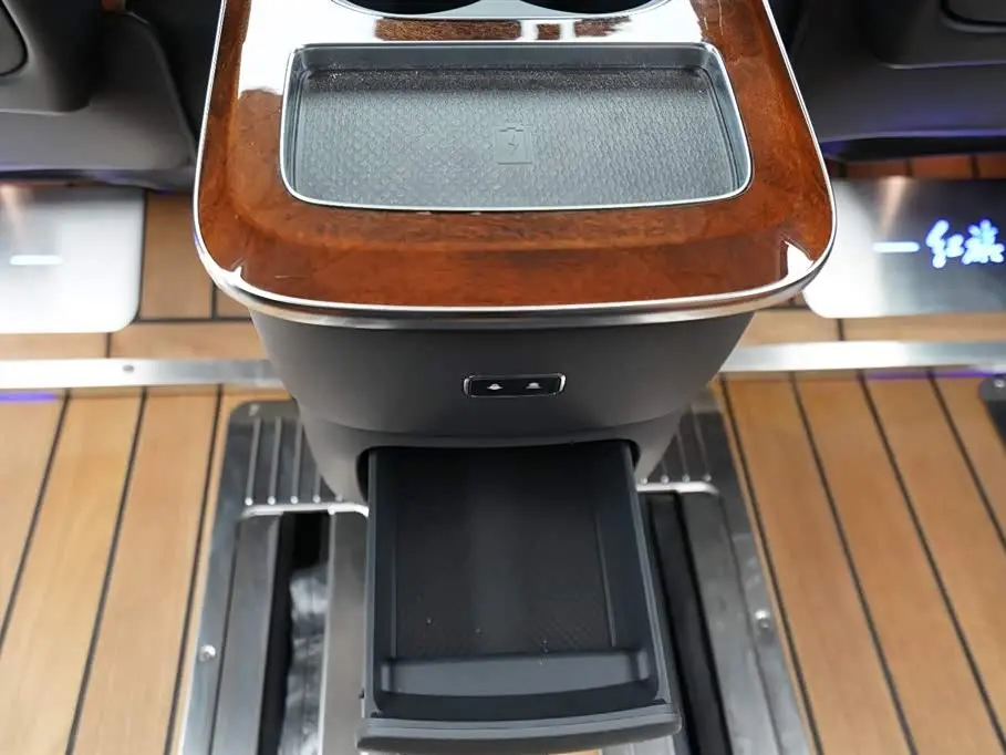 Hongqi HQ9 2024 — ფოტო 15/18