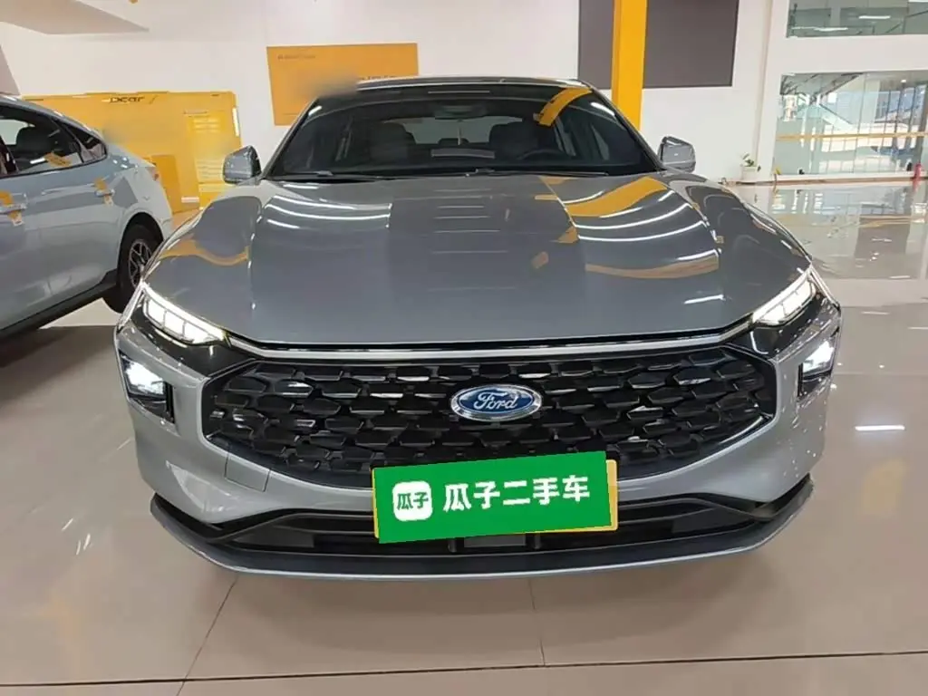 Ford Mondeo 2023 — Photo 3/20