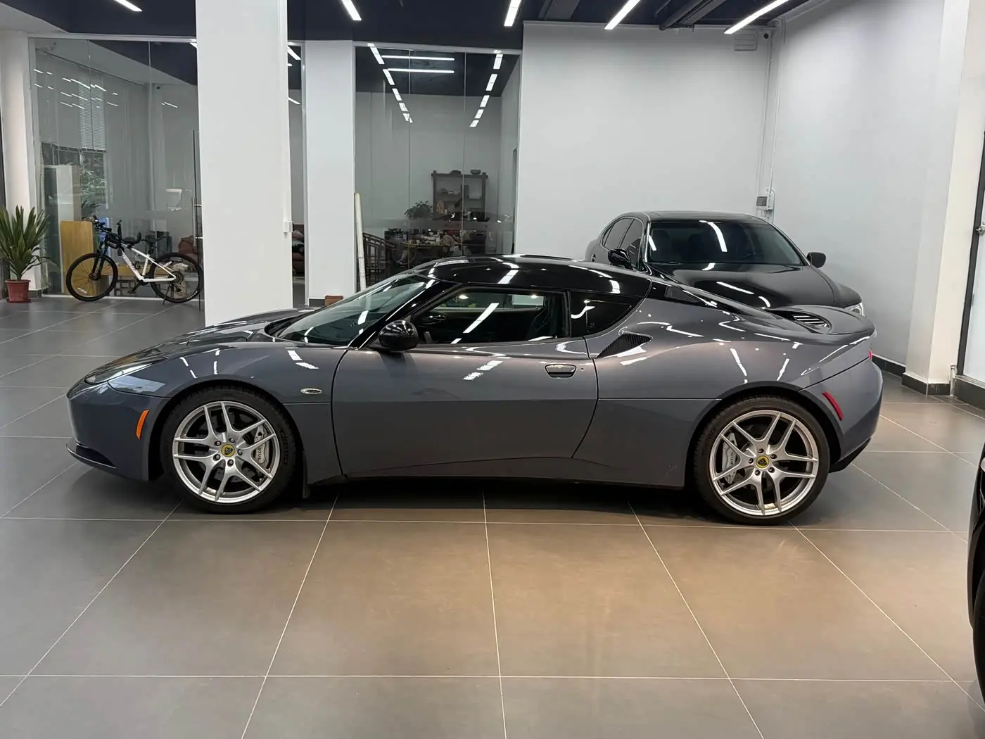 Lotus Cars Evora 2019 — Photo 4/16