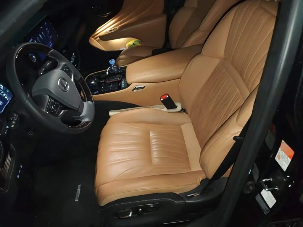 Lexus LS 2021 — Photo 11/20