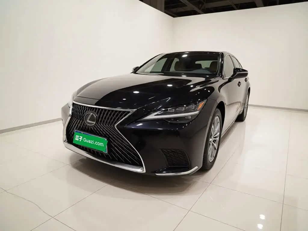 Lexus LS 2021 — Photo 1/20