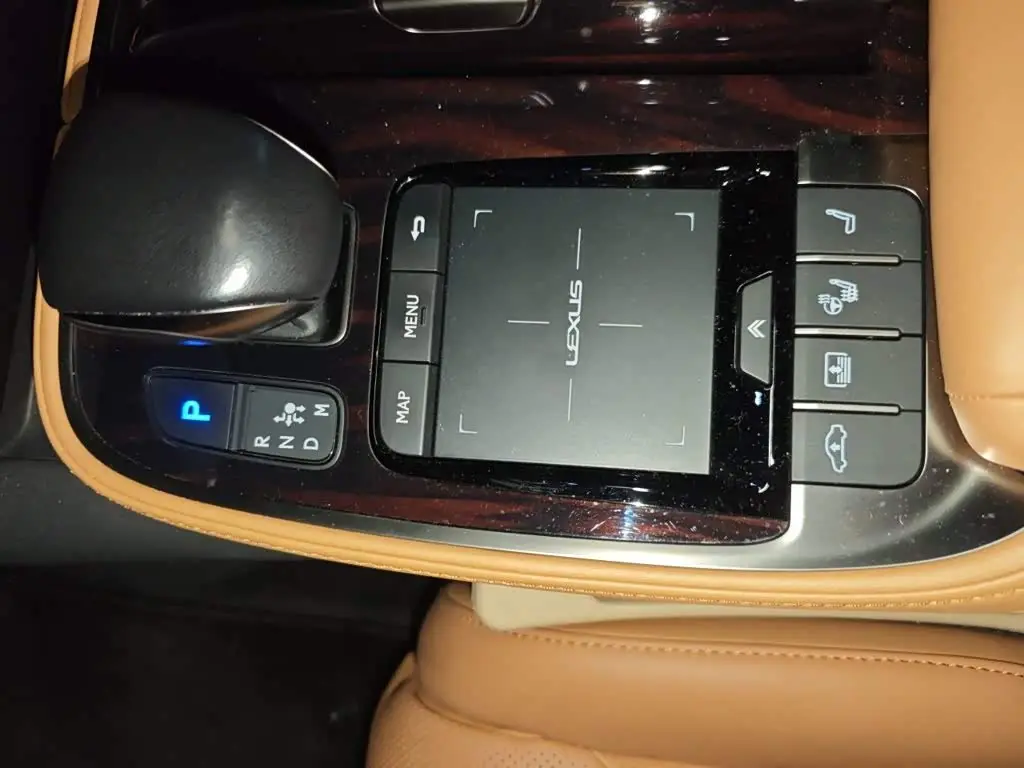 Lexus LS 2021 — Photo 10/20