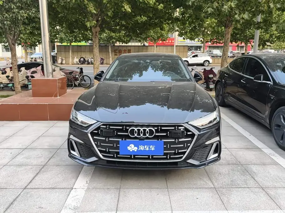 Audi A7L 2025 — Photo 2/16
