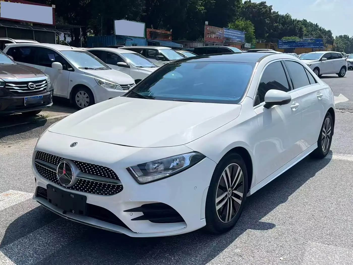 Mercedes-Benz A-Class 2019 — Фото 1/14