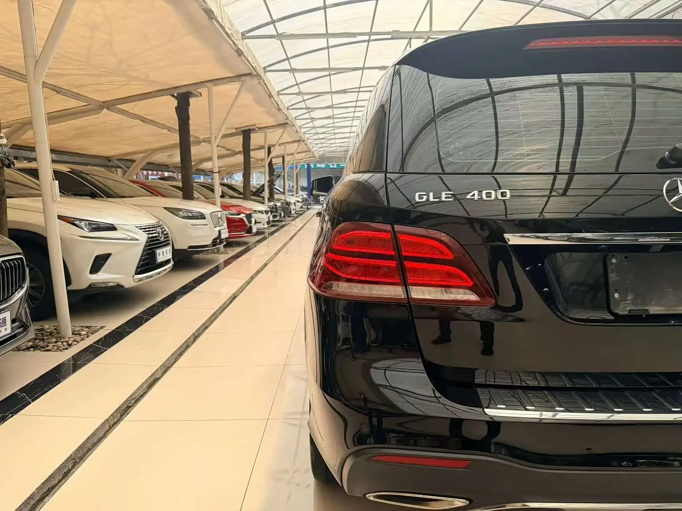 Mercedes-Benz GLE 2016 — Photo 6/18
