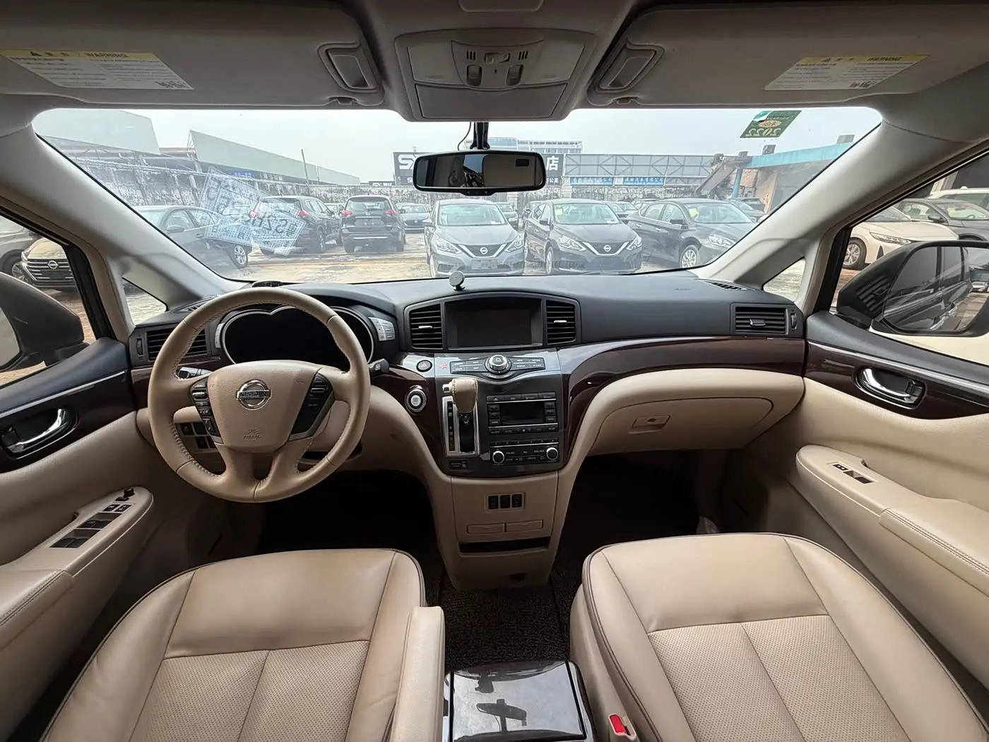 Nissan Quest 2016 — Фото 8/17