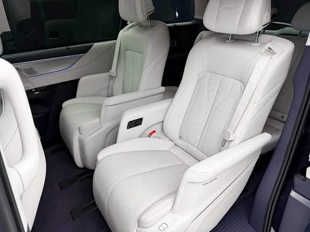 Buick GL8 New Energy 2025 — Photo 7/16