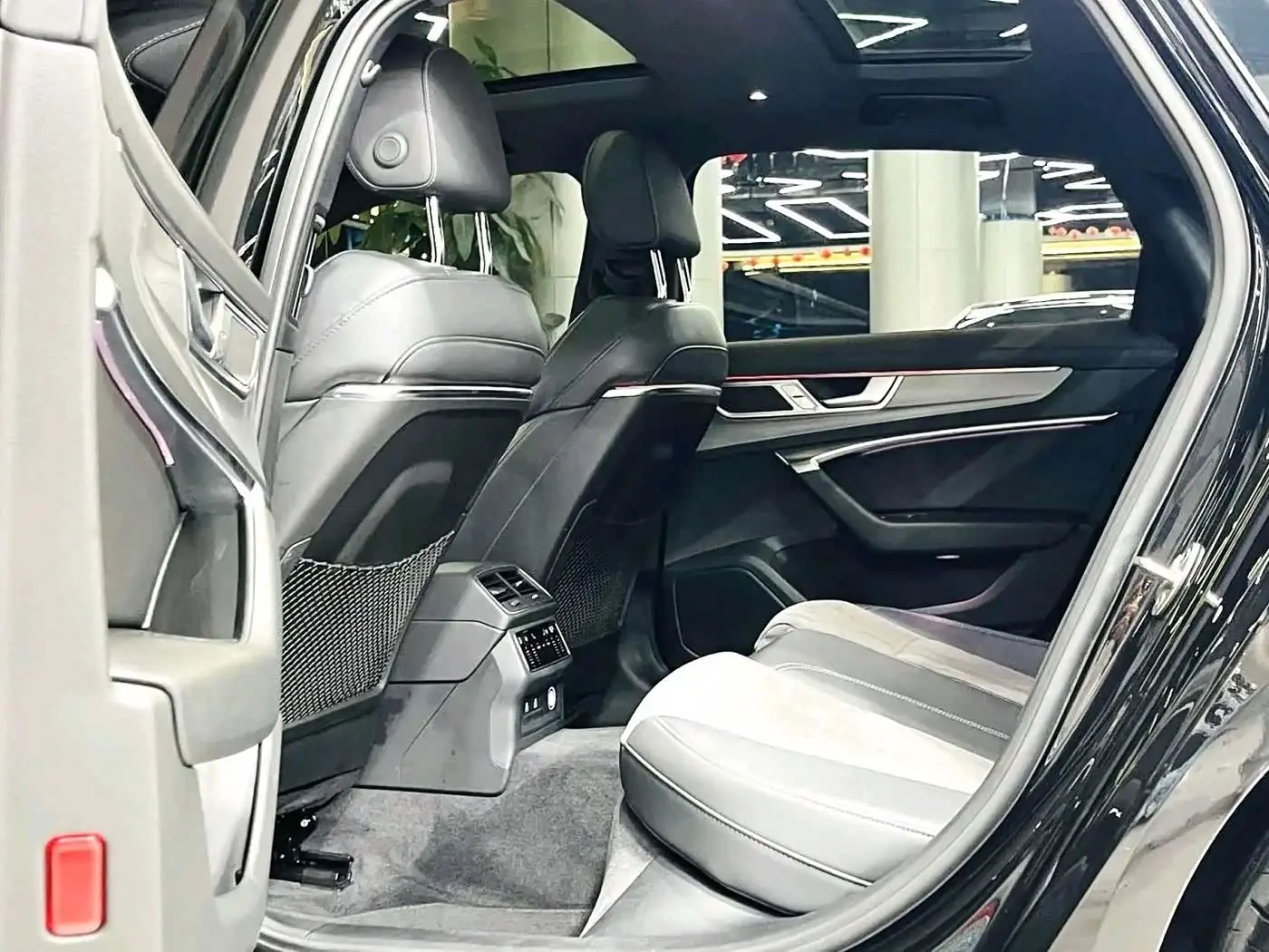 Audi A6L 2023 — Photo 6/14