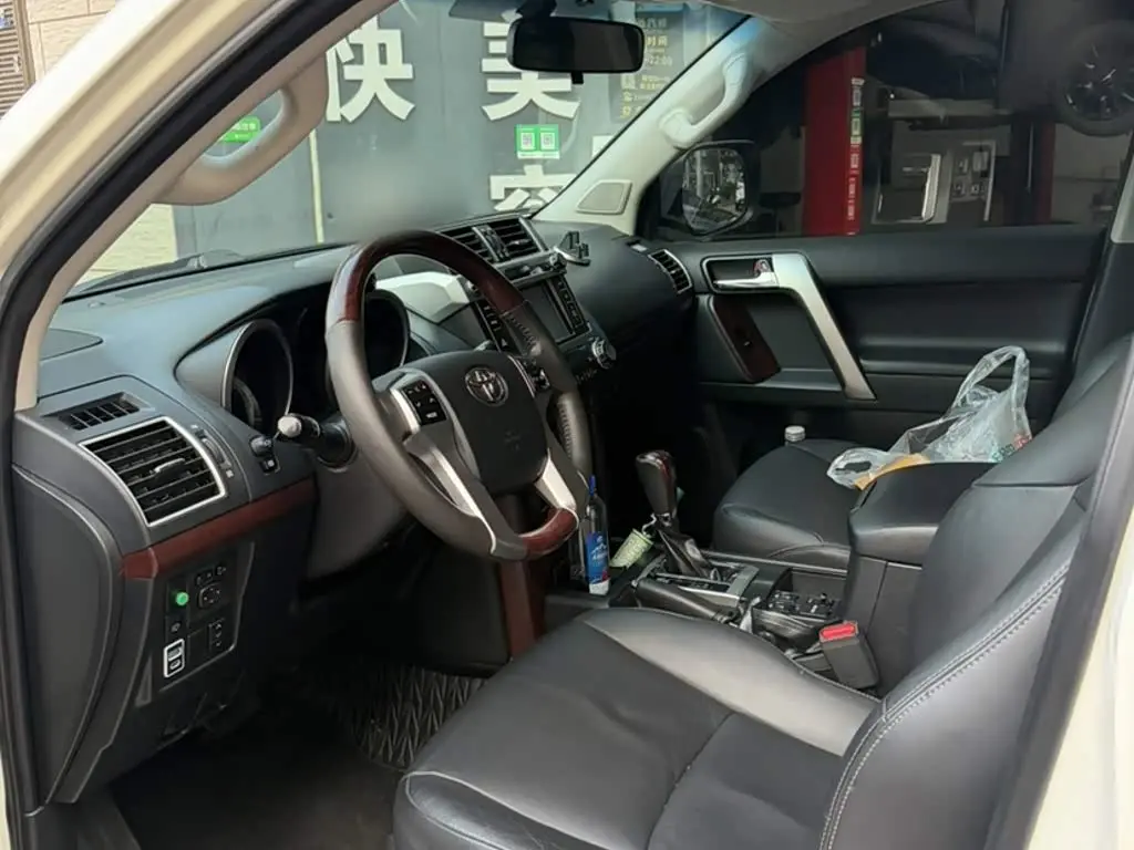 Toyota Prado 2016 — Şəkil 7/10