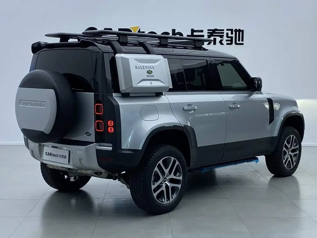 Land Rover Defender 2022 — Фото 3/20