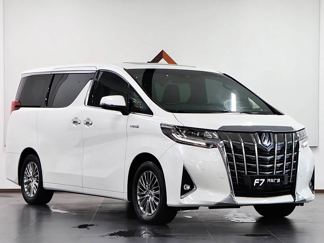 Toyota Alphard 2022 — Фото 3/20
