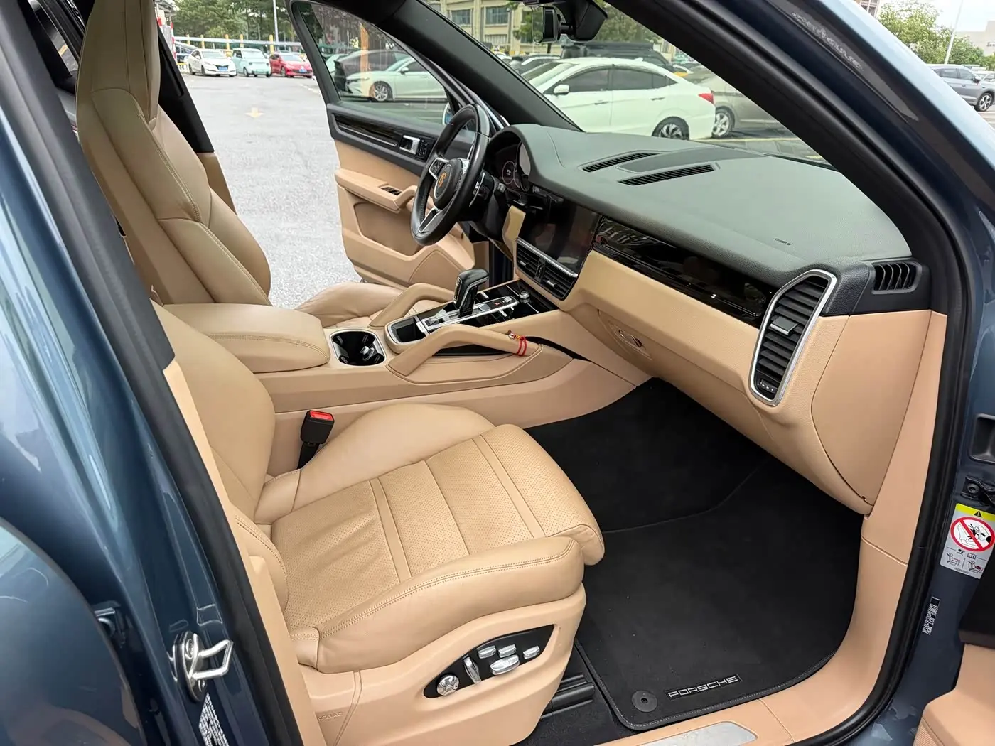 Porsche Cayenne 2018 — Фото 10/18