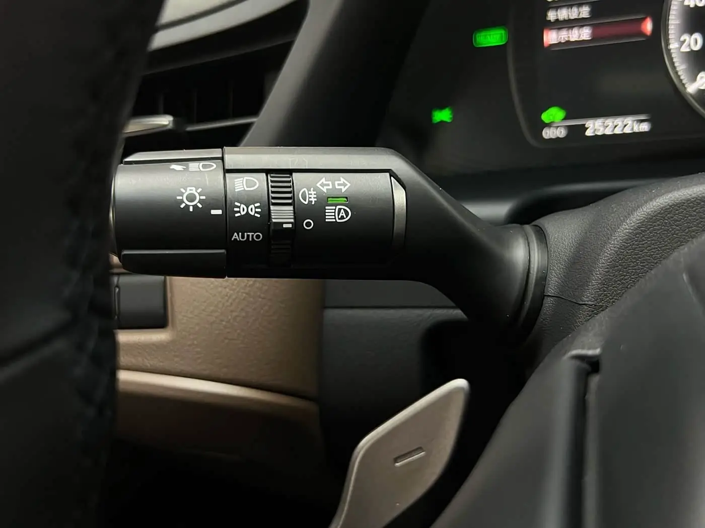 Lexus ES 2025 — Photo 19/20