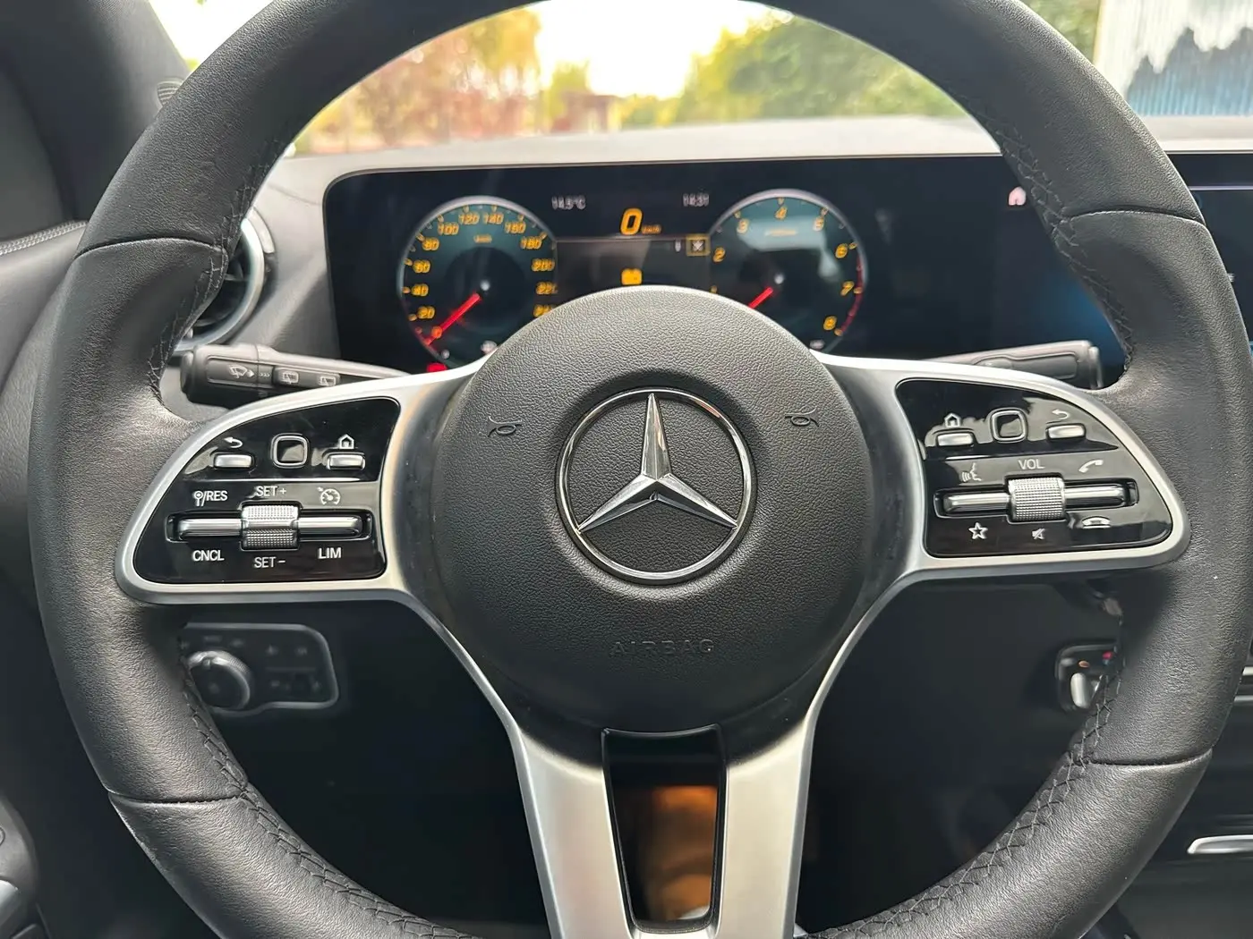 Mercedes-Benz GLA 2022 — Photo 12/14