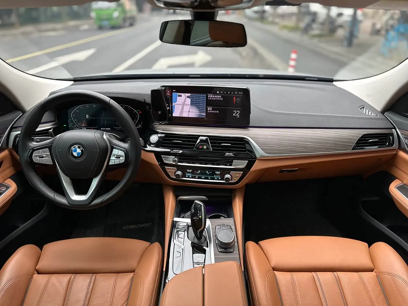BMW 6 Series GT 2023 — Photo 15/20
