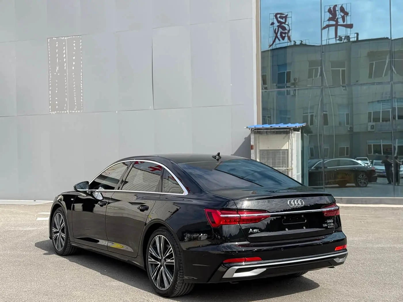 Audi A6L 2019 — Photo 6/9