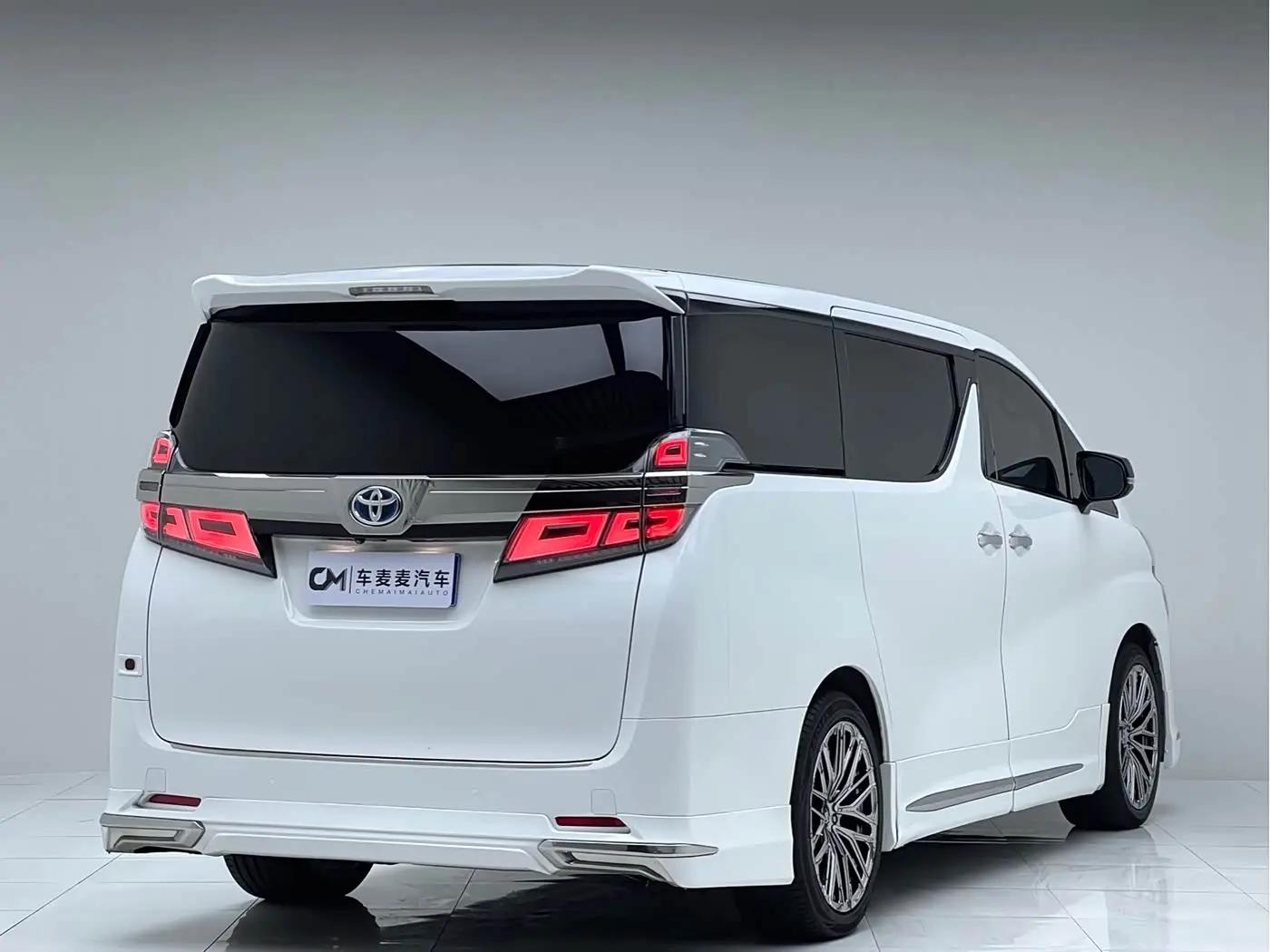 Toyota Vellfire 2020 — Photo 3/9