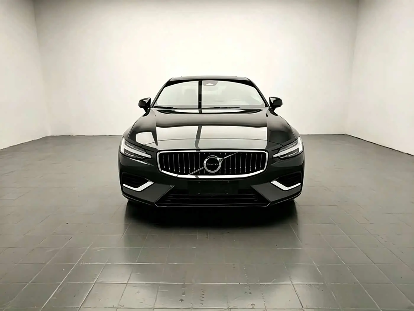 Volvo S60 2026 — Фото 2/20