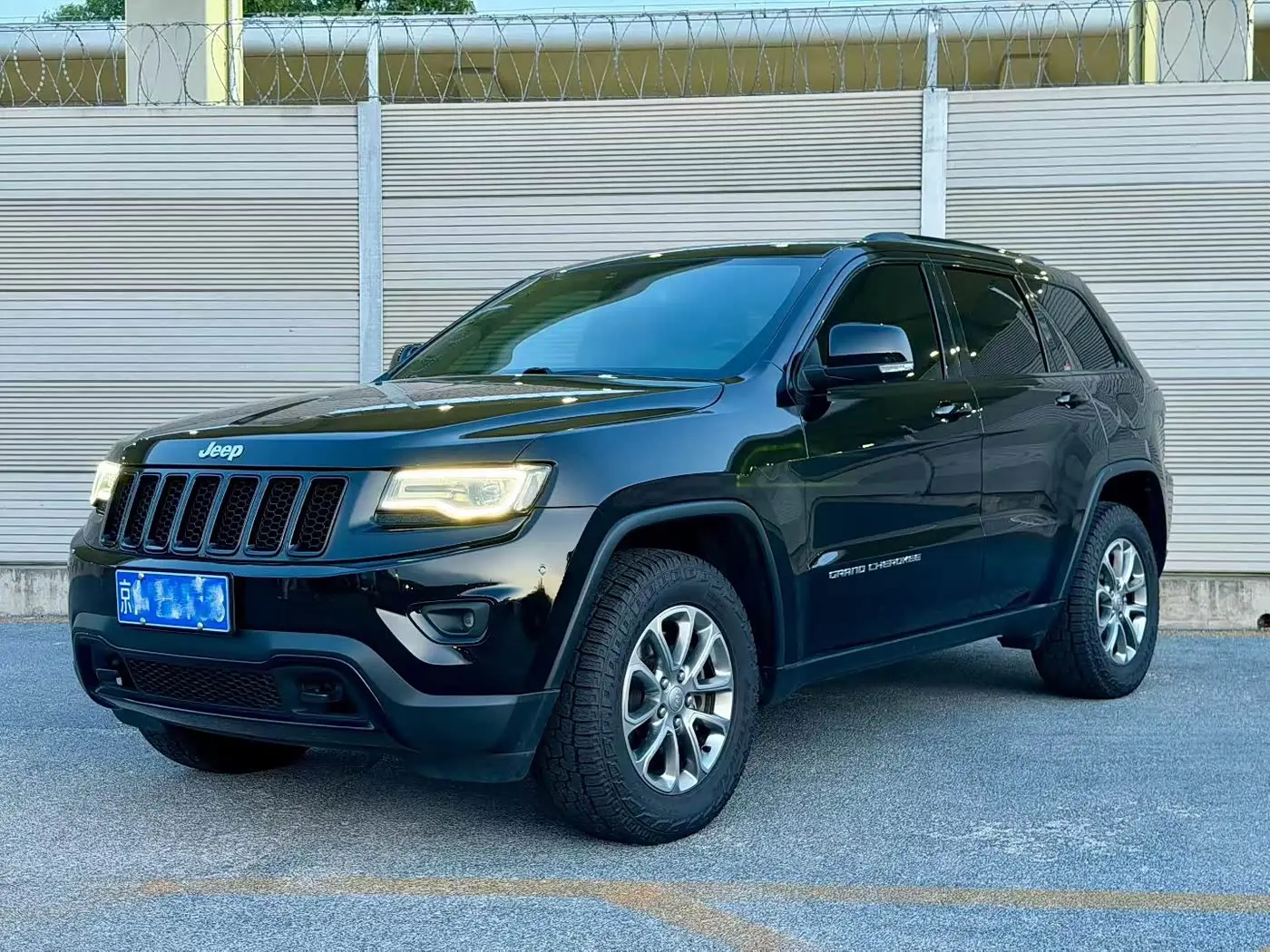 Jeep Grand Cherokee 2014 — Фото 1/9