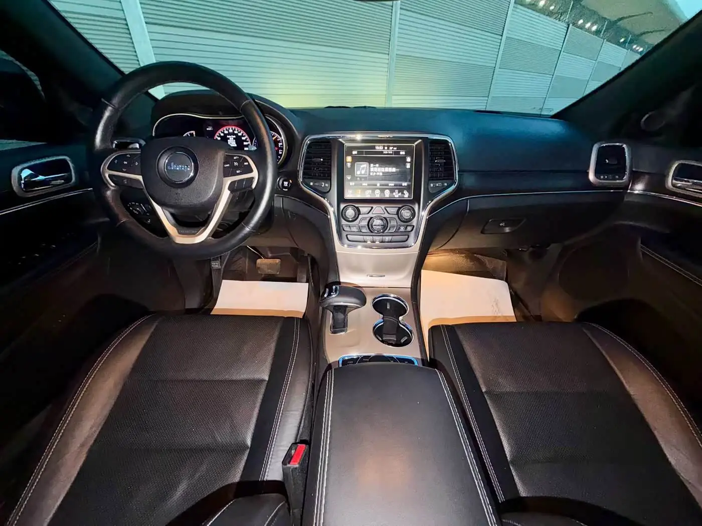 Jeep Grand Cherokee 2014 — Фото 9/9