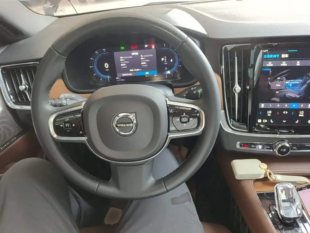 Volvo S90 2023 — Фото 10/20