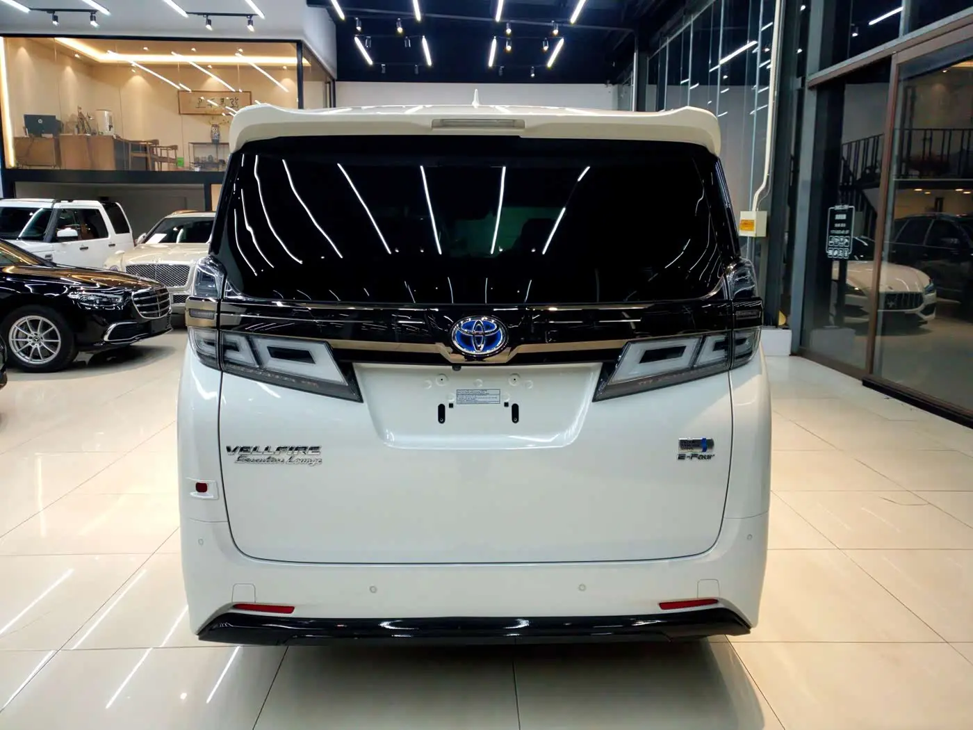 Toyota Vellfire 2021 — Photo 5/20