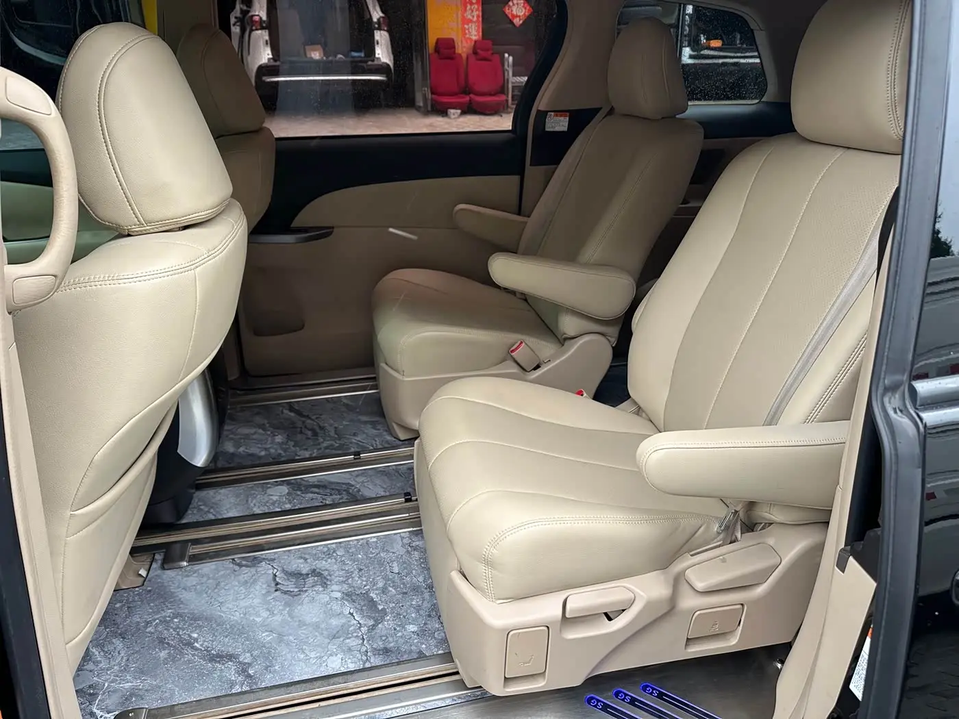 Toyota Previa 2018 — Photo 6/8
