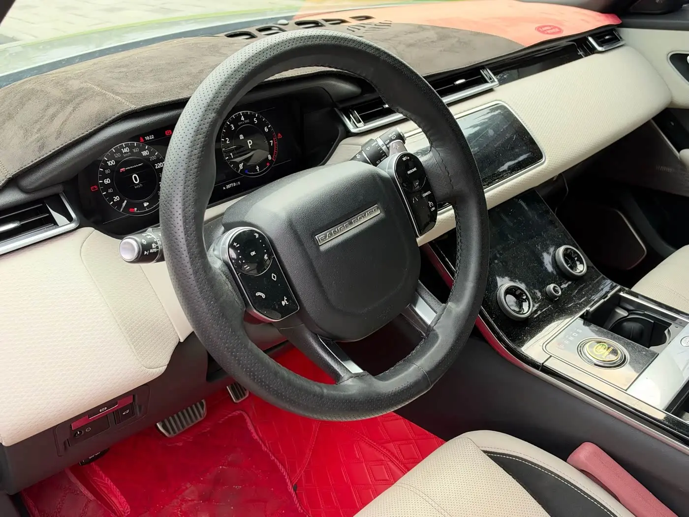Land Rover Range Rover Velar 2018 — Photo 10/13